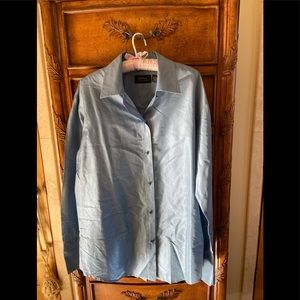 Ladies Dana Buchman 100% silk shirt. Blue. Beautiful buttons and sleeves.